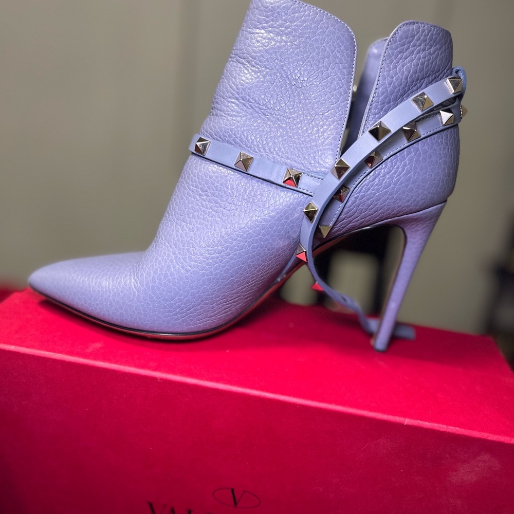 Authentic Valentino Garavani woman’s shoes